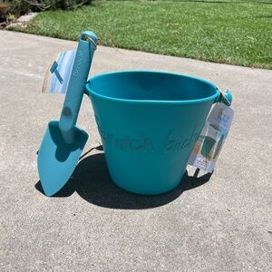 Scrunch blue sand bucket and spade